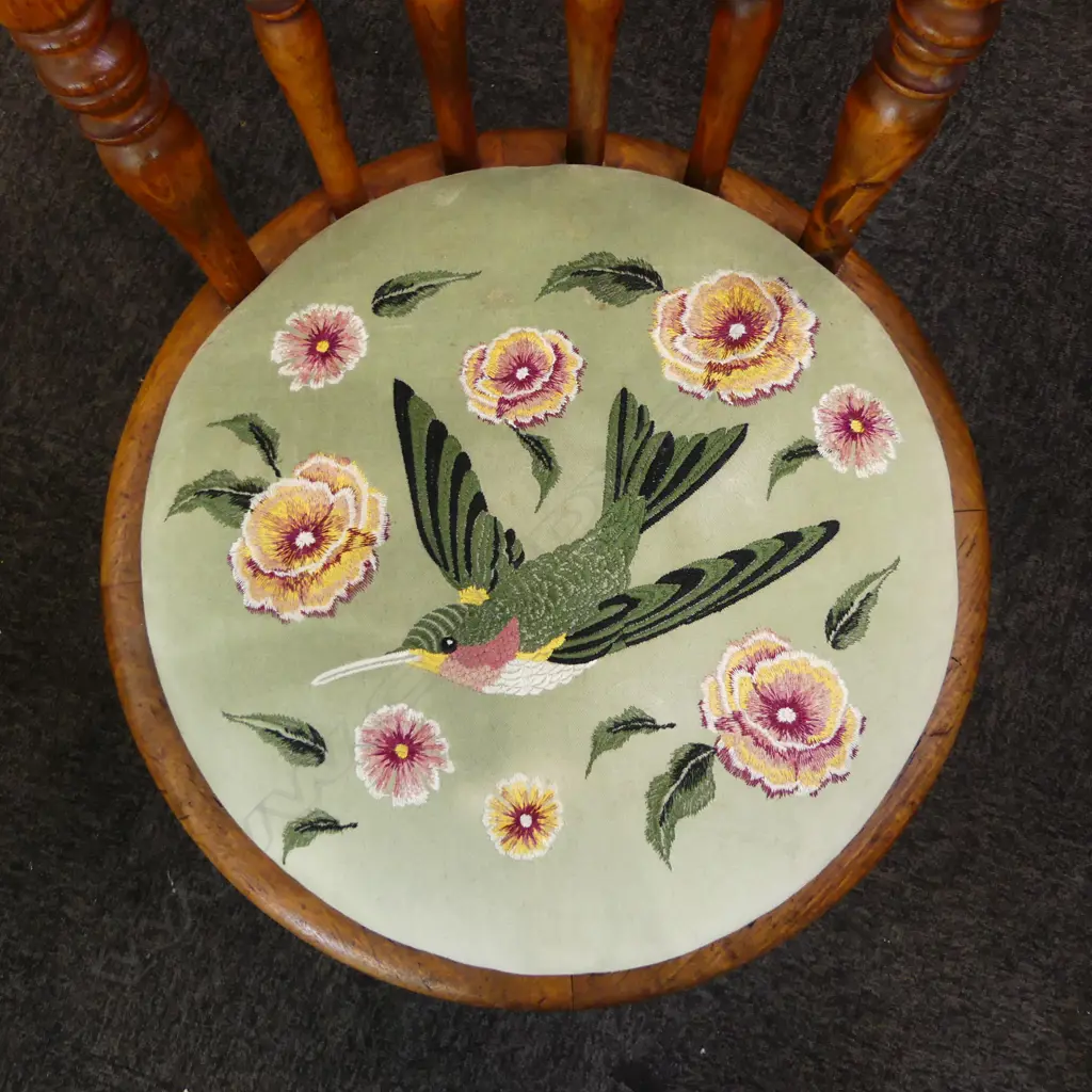 SPINDLE BACK CHAIR w. EMBROIDERED SEAT Image 1++