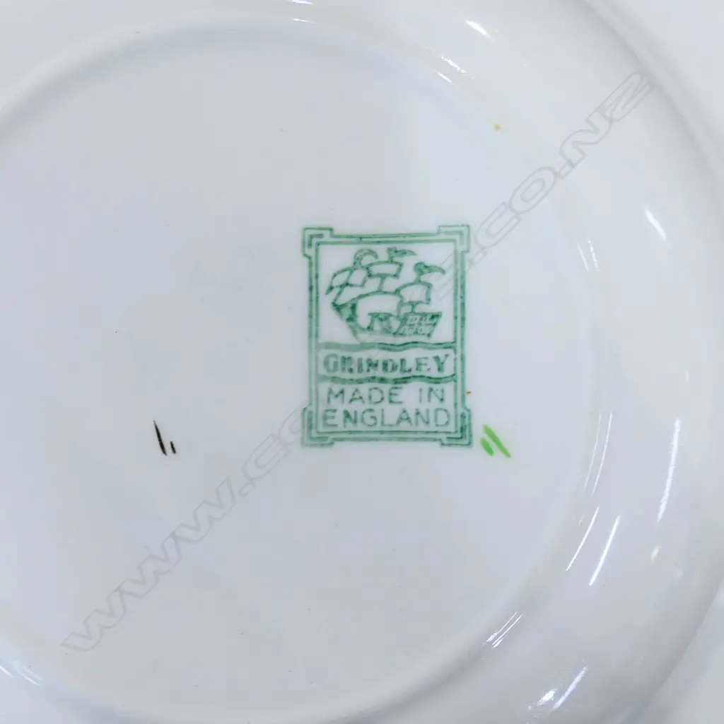 GRINDLEY ART DECO 'CHEQUERS' DINNER SERVICE & SERVICE DISHES , SOME CHIPS Image 1++