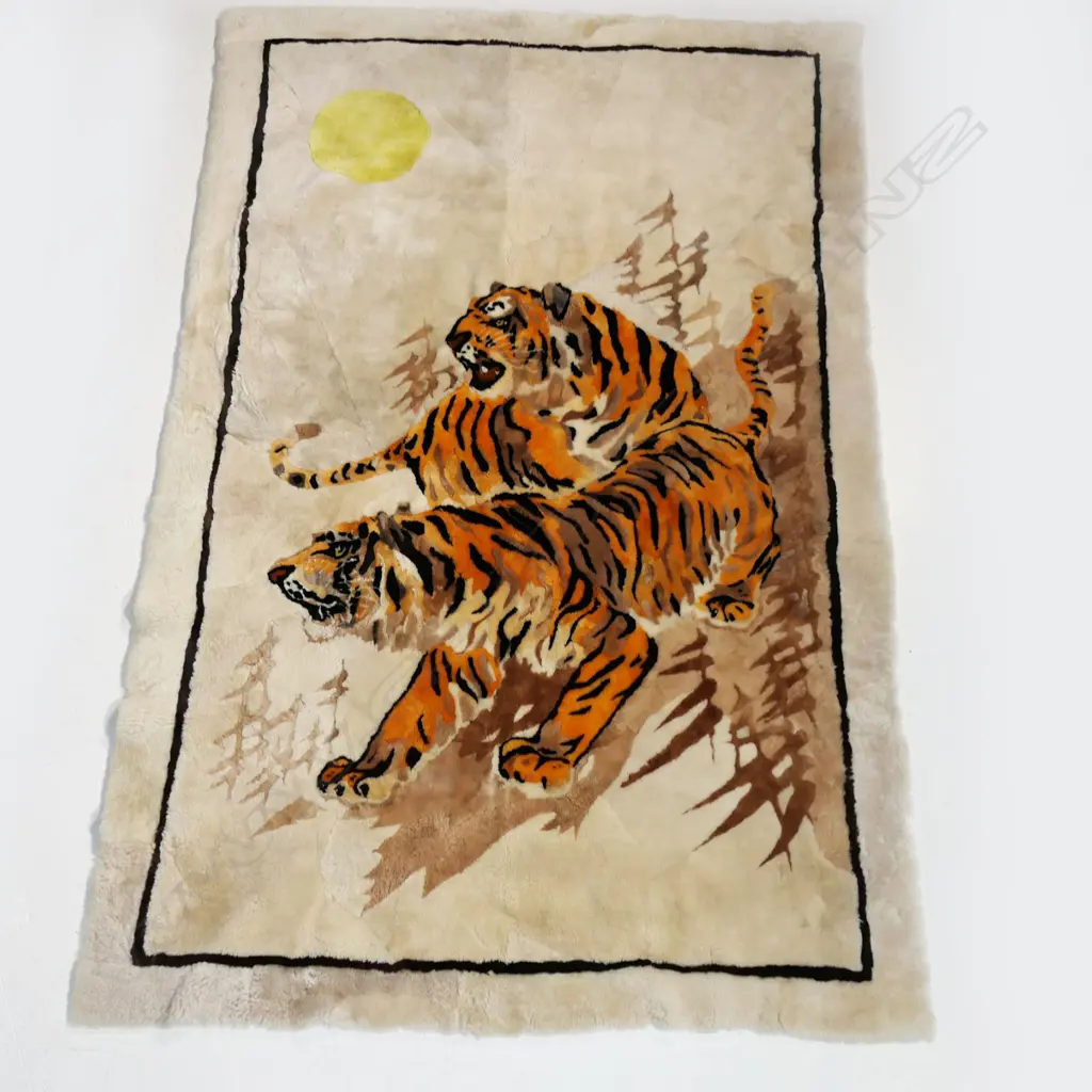 A large vintage Chinese woolen patchwork textile with tigers, Image 1++