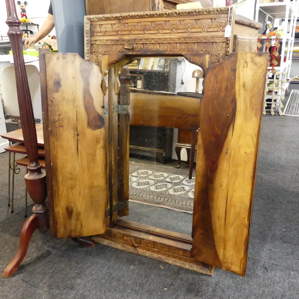 MIRROR w. WOODEN SHUTTER DOORS Image 1++