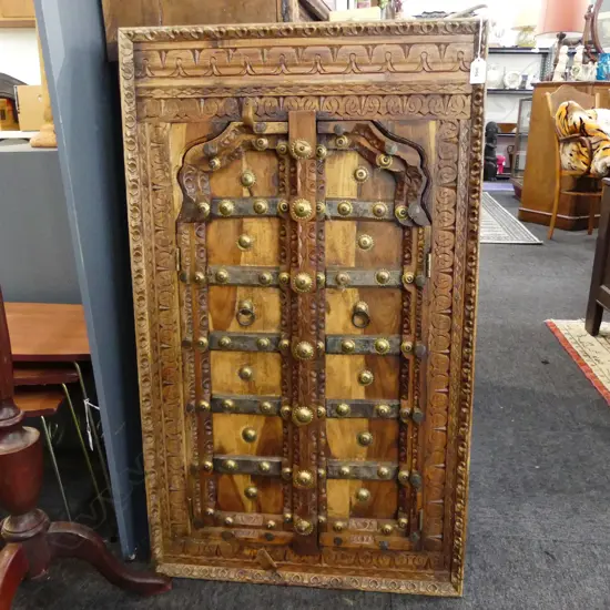 MIRROR w. WOODEN SHUTTER DOORS