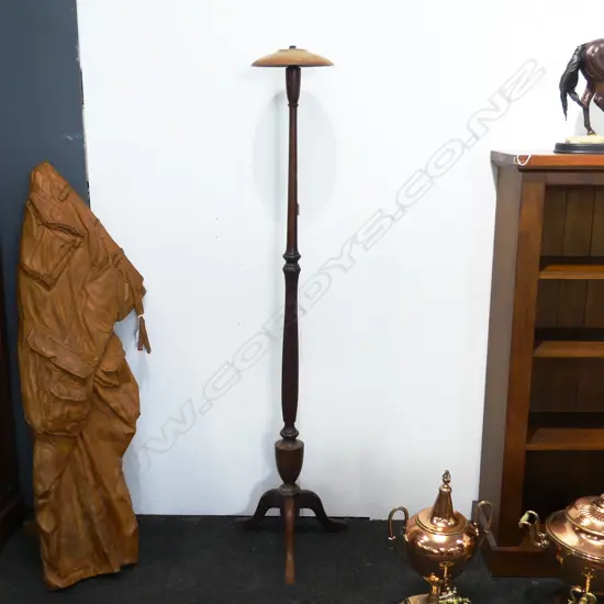 WIG STAND / STANDARD LAMP BASE H.1500mm