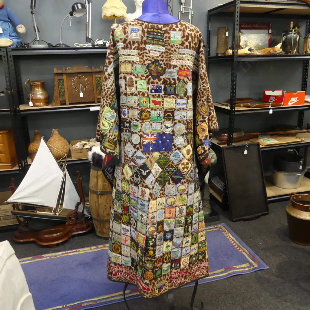 NZ BOY SCOUTS BLANKET WITH MULTIPLES STICKERS FROM ALL OVER THE WORLD, DIA. 1270 X 1150MM. Image 1++