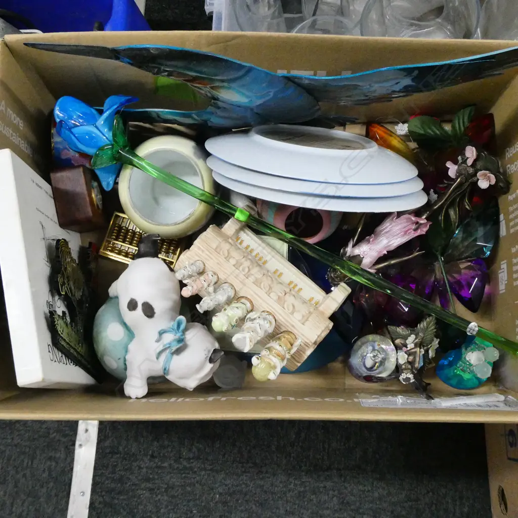 ASST. TRINKETS / ORNAMENTS ETC Image 1++