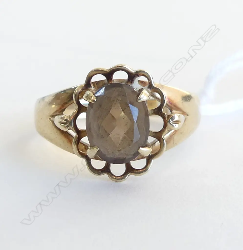 9ct GOLD & SMOKEY QUARTZ VINTAGE RING 2.9gms SIZE S Image 1++