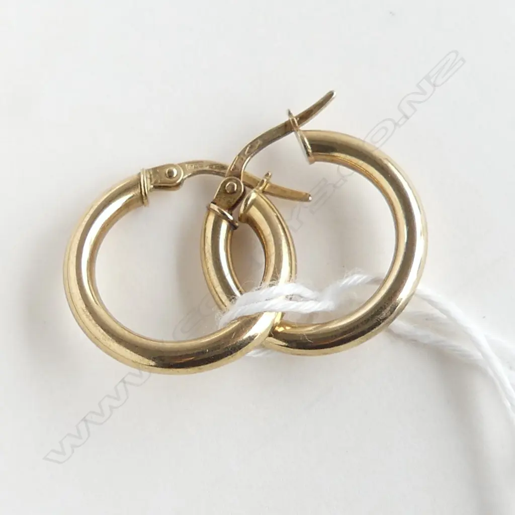 PR 9ct HOLLOW HOOP EARRINGS, 1.1gm Image 1++