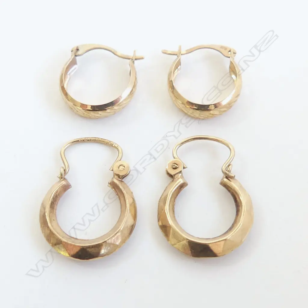 2 PAIRS 9ct GOLD HOOP EARRINGS 1.5gms Image 1++