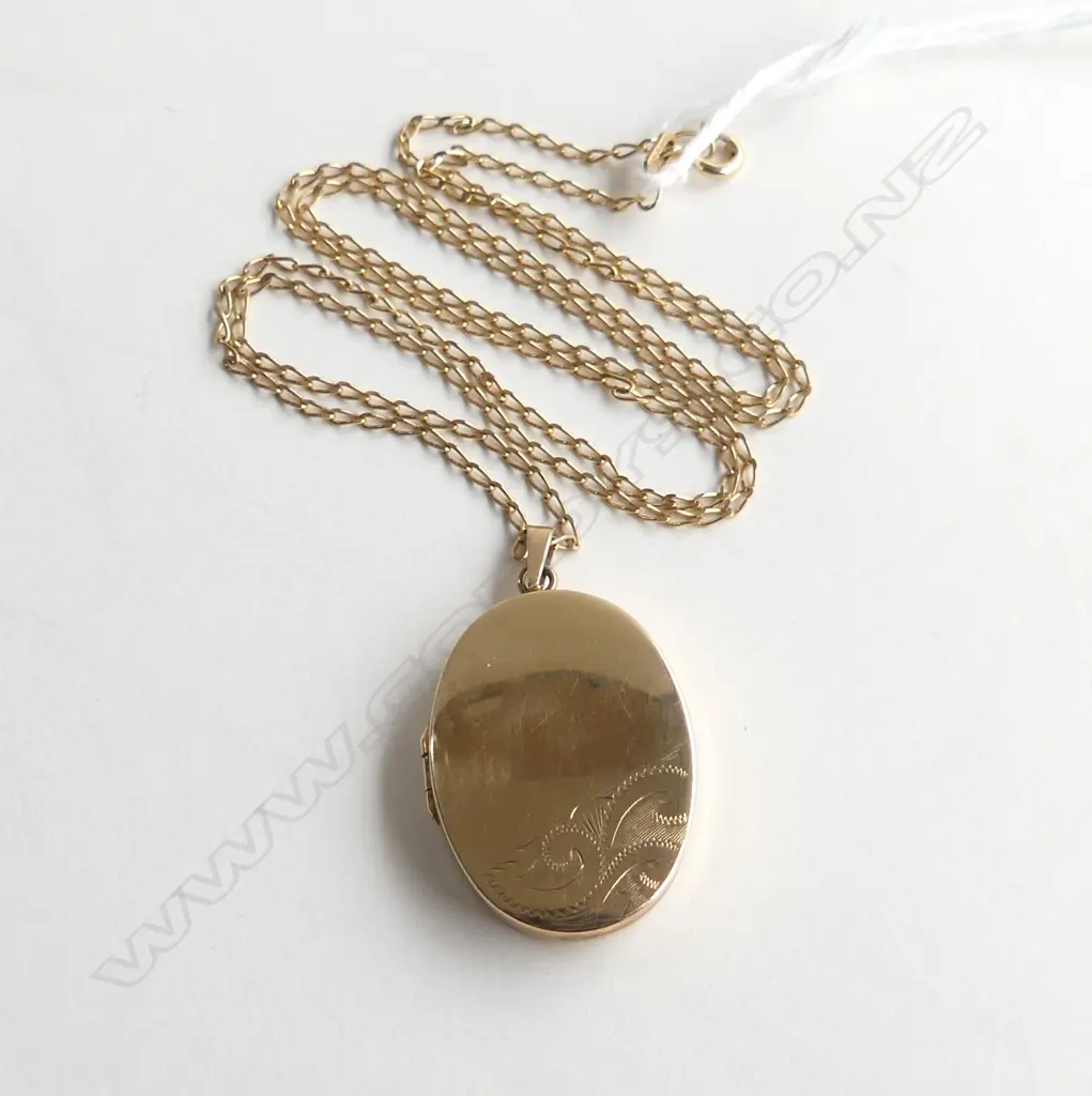 9CT YELLOW GOLD LOCKET ON CHAIN 5.85gms. chain L.430mm Image 1++
