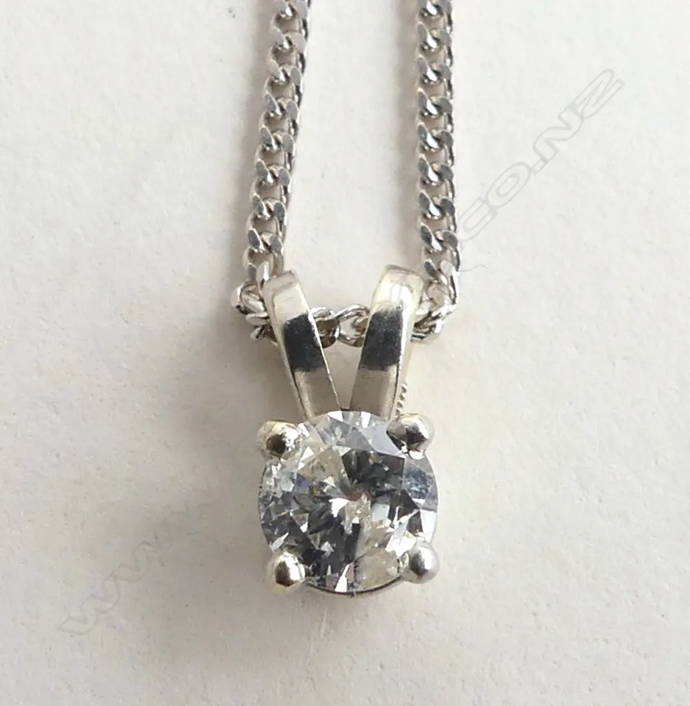 14ct SET DIAMOND PENDANT ON 18ct WHT GOLD CHAIN, 50cm, D=0.25ct, 2.9gm Image 1++