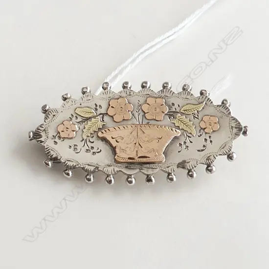 STG SILVER & GOLD BROOCH W.45mm, B'HAM 1893 4.6gms