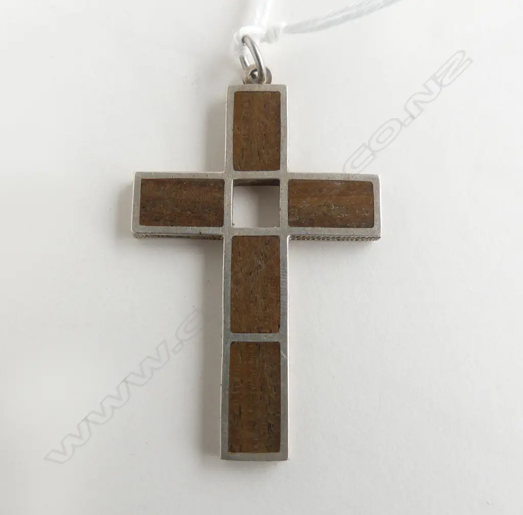 SILVER & LIGNUM VITAE CROSS PENDANT by Russell Murphy NZ Image 1++