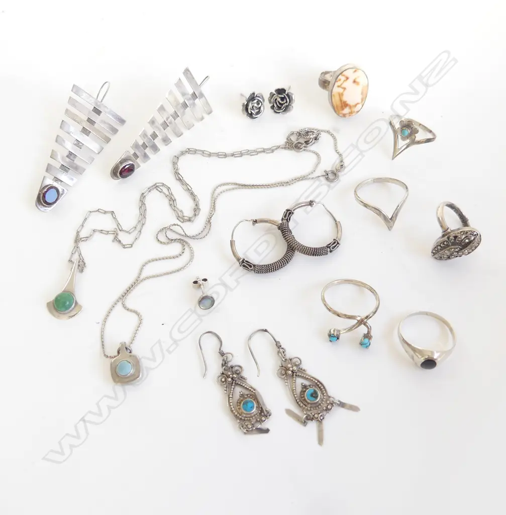 ASST SILVER JEWELLERY: RINGS + EARRINGS + NECKLACES ETC Image 1++