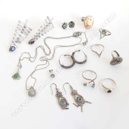 ASST SILVER JEWELLERY: RINGS + EARRINGS + NECKLACES ETC