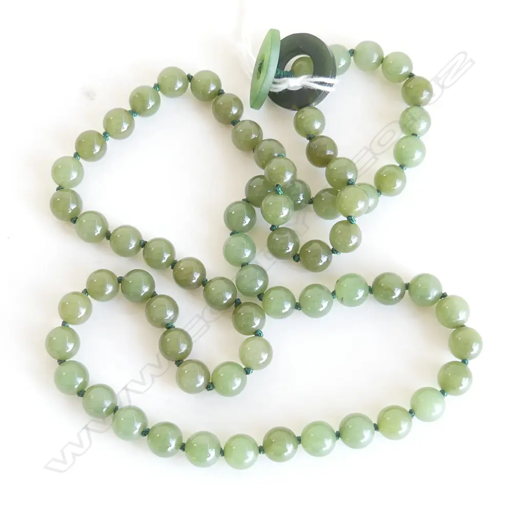 GREEN JADE NECKLACE, HANDKNOTTED w JADE CLASP L.650mm Image 1++