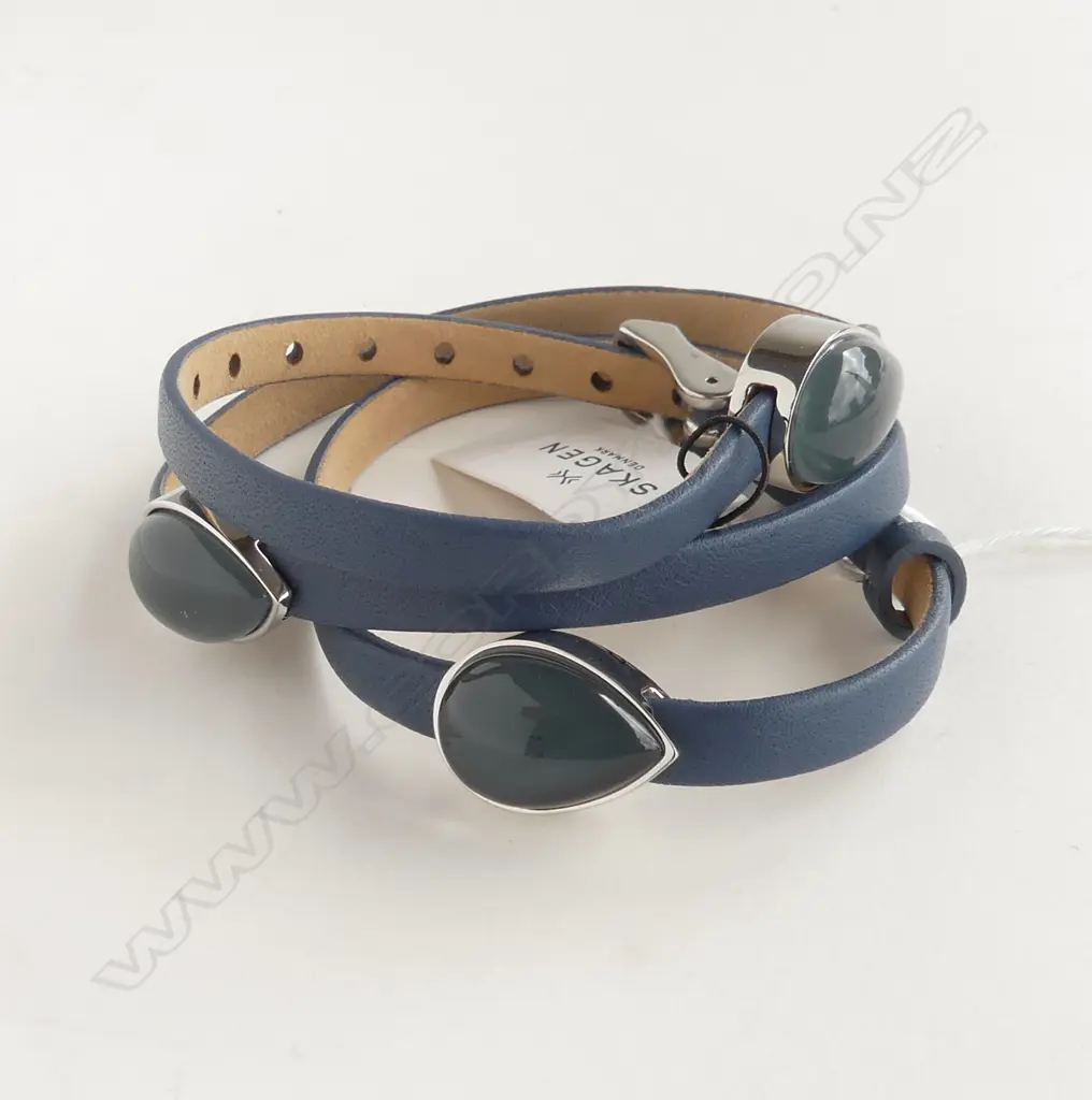 NEW SKAGEN GEM SET TRIPLE WRAP LEATHER BRACELET IN BOX Image 1++