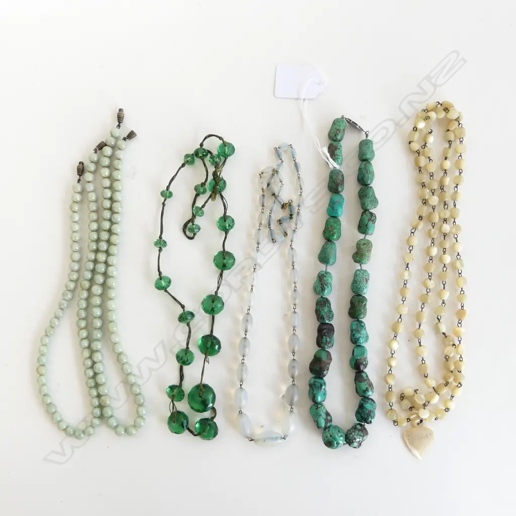 6 VINTAGE NECKLACES, GREEN TONES ETC Image 1++