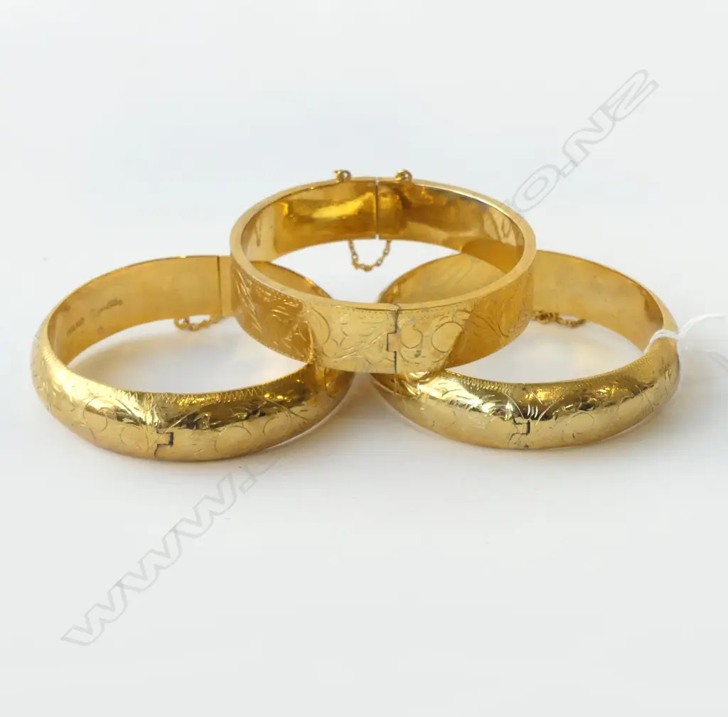 THREE VINTAGE GOLD PLATED HINGED BRACELETS RAMA THAILAND, D.68MM-70MM Image 1++