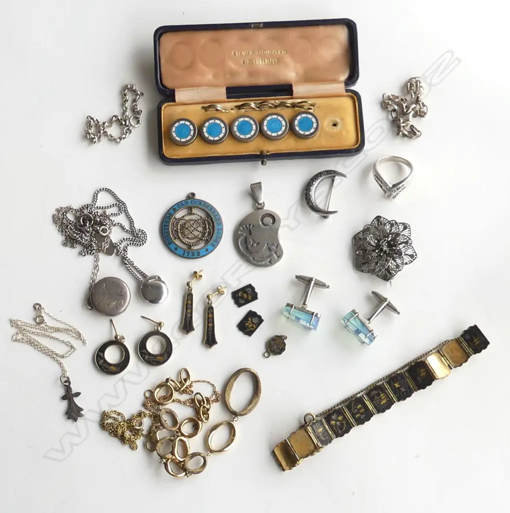 BAG ASST. SILVER & DAMASCENE JEWELLERY & VINTAGE SHIRT STUD SET 1 missing Image 1++