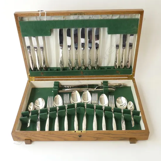 6 PLACE (46PC) MID CENTURY CUTLERY SET ‘CAROUSEL’ PATTERN BY COMMUNITY, IN OAK CANTEEN comprising: