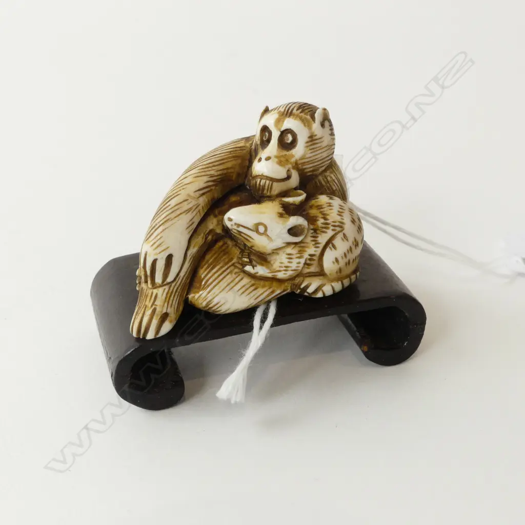 IVORY NETSUKE, MONKEY & RAT Image 1++