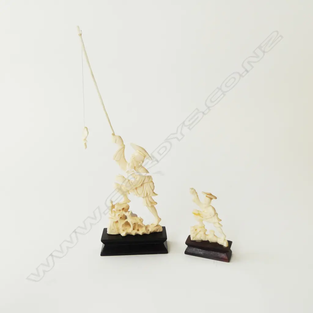 2 CARVED IVORY FISHERMEN ON STANDS, H.110/70mm Image 1++