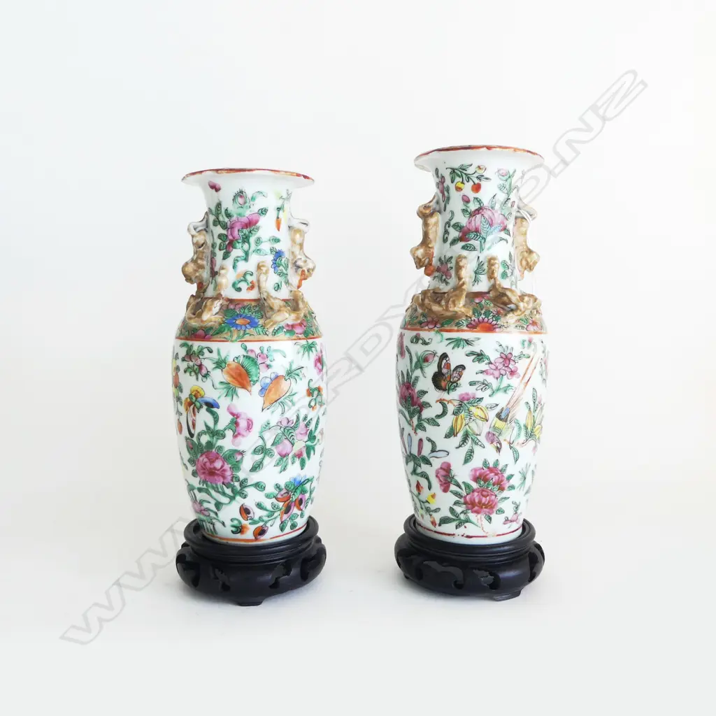 NEAR PAIR CHINESE FAMILLE ROSE VASES ON STANDS H.240mm (rim repair) Image 1++