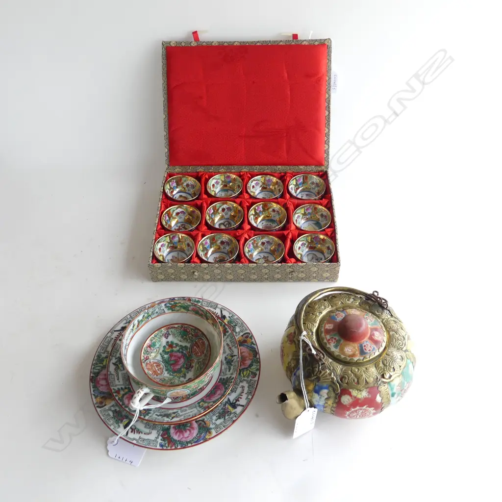 CHINESE TEAPOT   CASED SET OF 12 TEA BOWLS  & FAMILLE ROSE CSP & DISH Image 1++