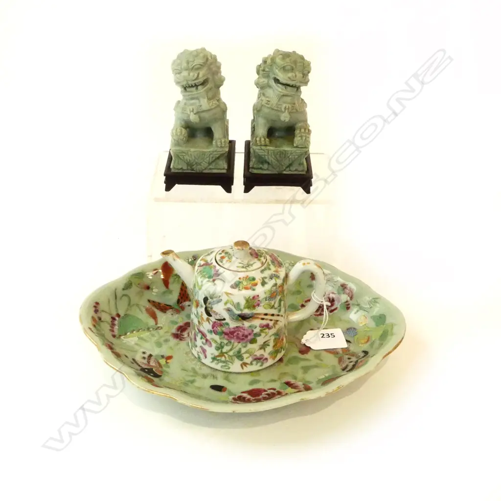 PR CARVED STONE FOO DOGS H.120mm, FAMILLE ROSE TEAPOT & FAMILLE VERTE DISH W.270mm Image 1++