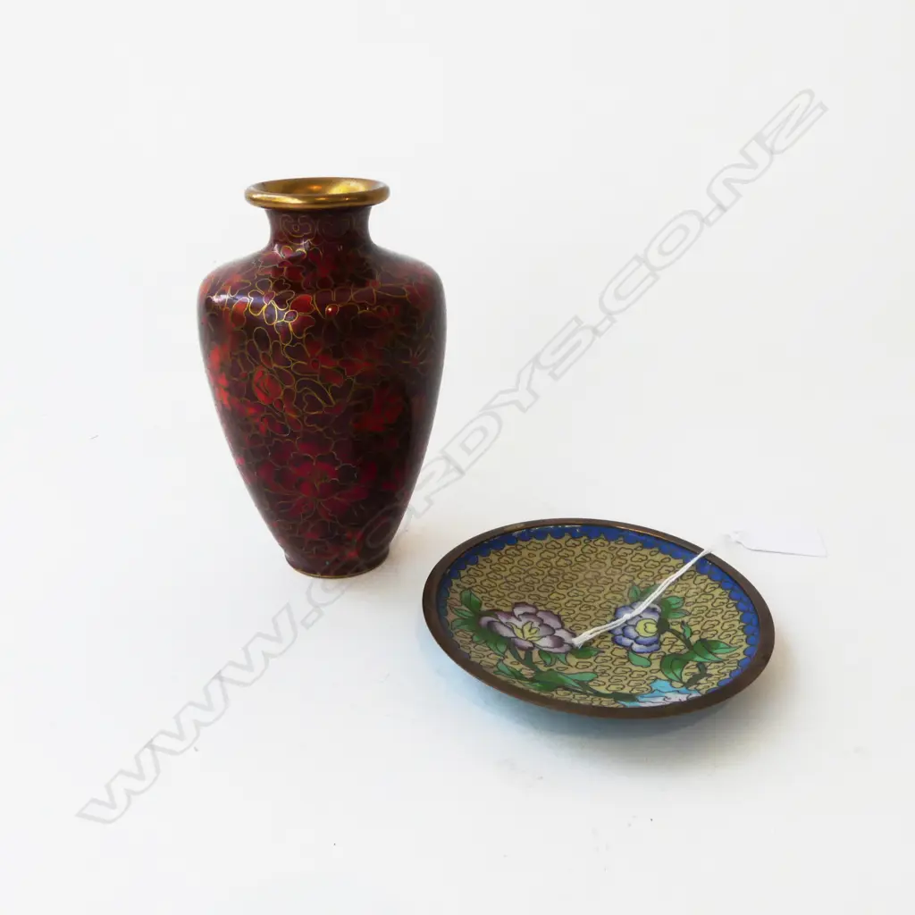 2 PCES CLOISONNE, RED VASE H.130mm, PLATE 110mm dia Image 1++