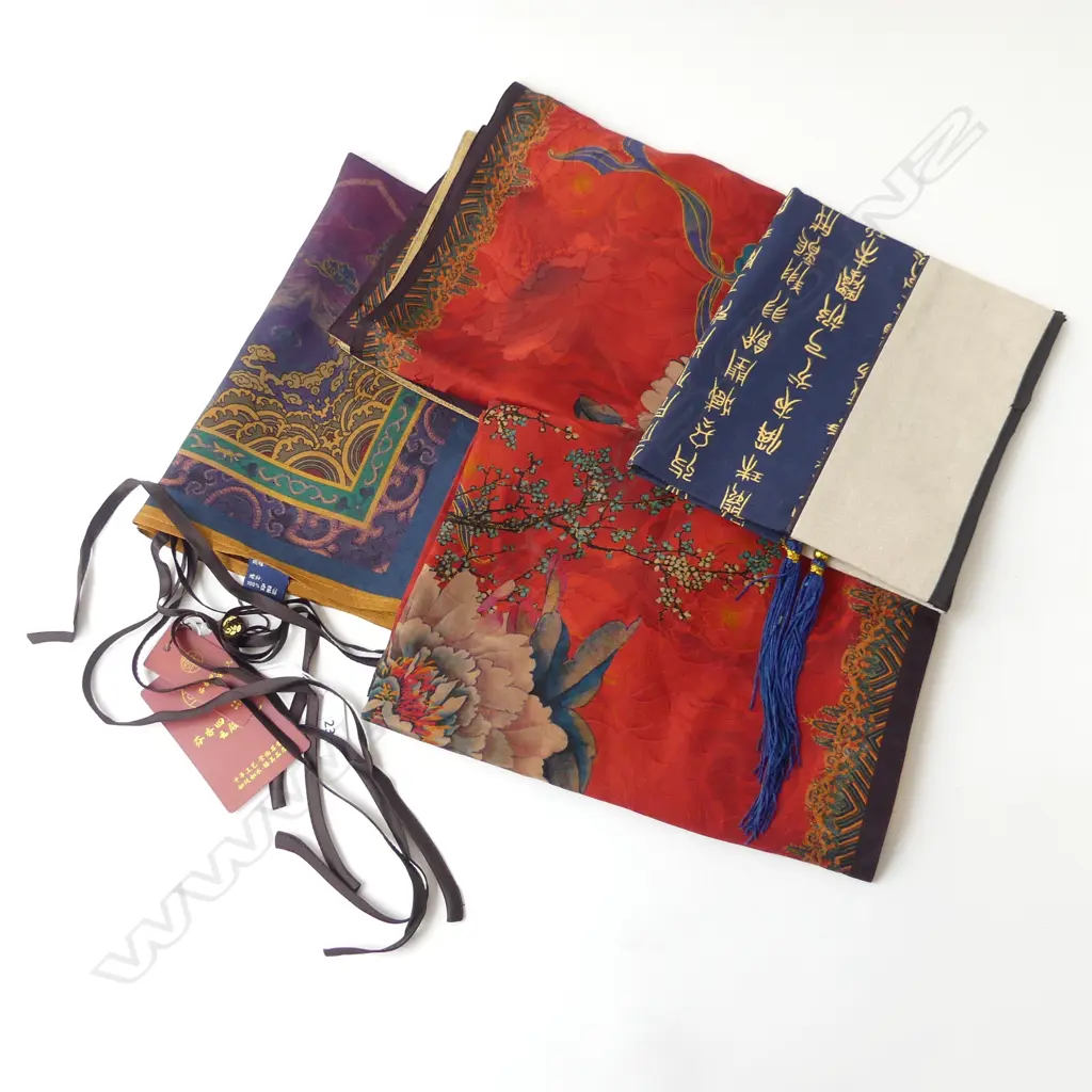 2 SILK CHINESE PILLOW CASES & 1 OTHER SILK FABRIC WITH TIES Image 1++