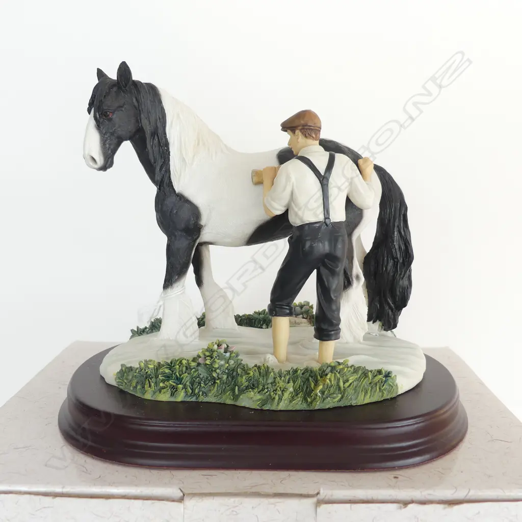 LEONARDO 'WORK IS OVER' RESIN HORSE FIGURINE H.165mm + BOX Image 1++