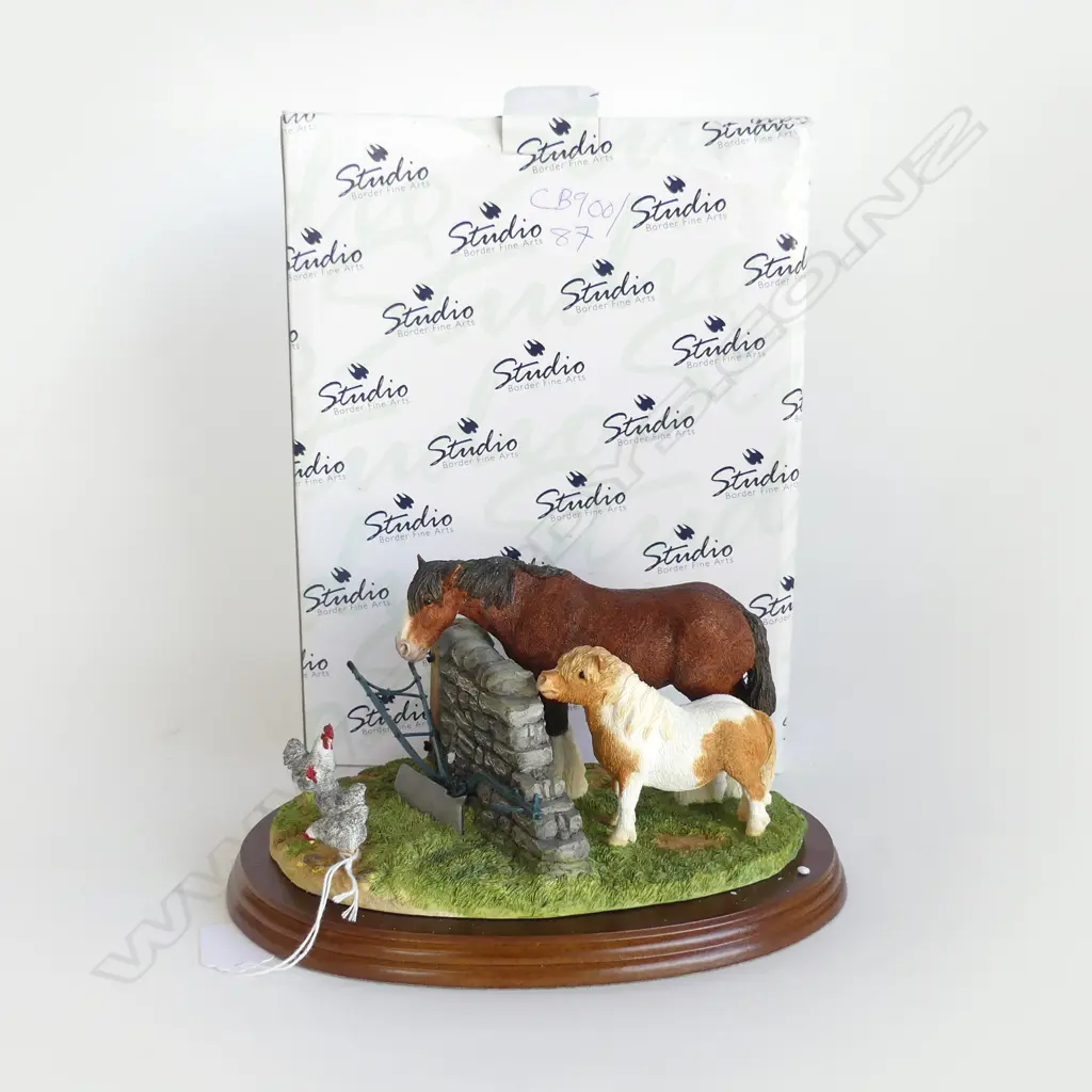 BOARDER FINE ARTS 'OUT TO PASTURE' RESIN FIGURE GROUP W.235mm + box Image 1++