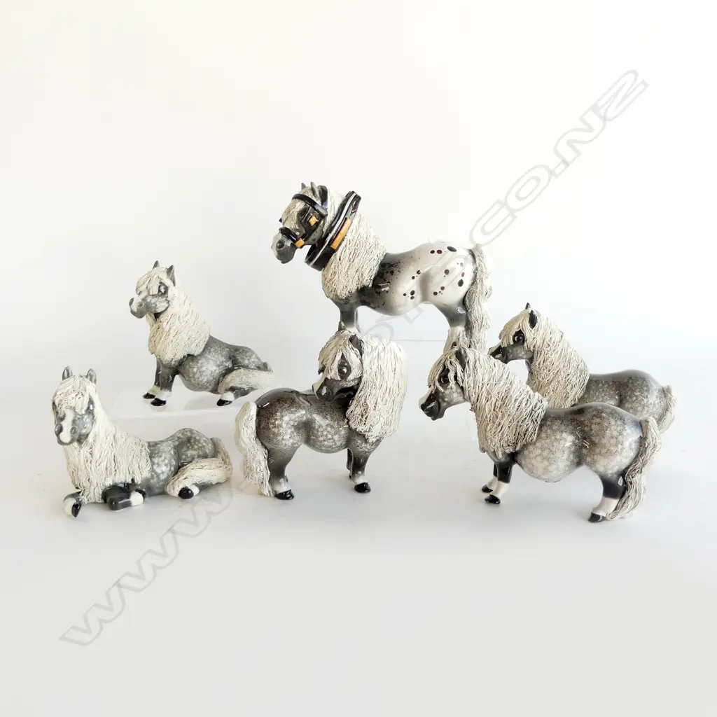 6 CERAMIC HORSES BY CHEVAL, STH AFRICA H.175mm Image 1++