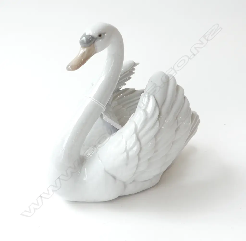 LLADRO SWAN H.175mm Image 1++
