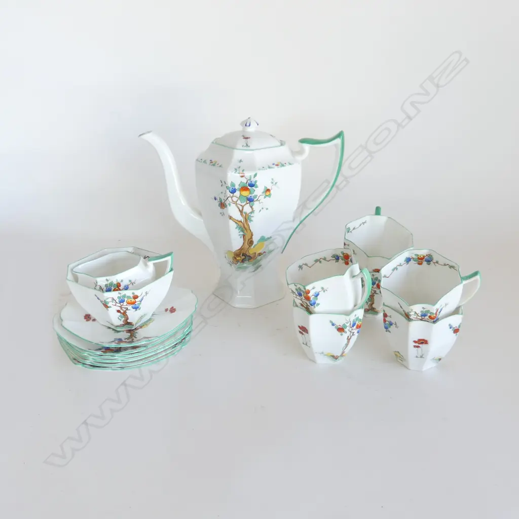 15 PCE SHELLEY 'CRABTREE' COFFEE SET; 6 C/S, MILK, SUGAR & TEAPOT (1 CUP w. HAIRLINE) Image 1++