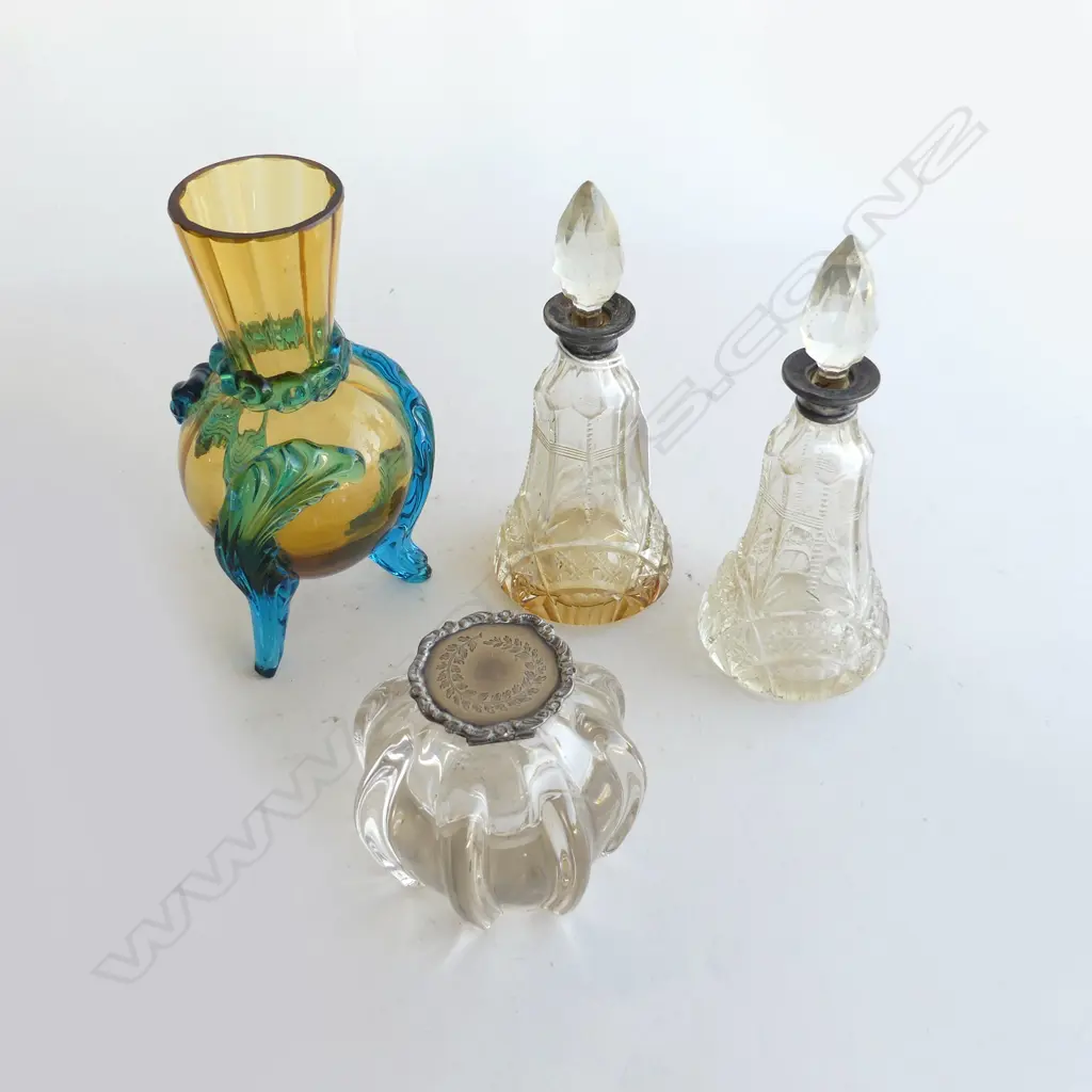3 STG CAPPED CRYSTAL CONTAINERS + ANTIQUE YELLOW GLASS VASE H.160mm. 1 scent bottle with crack. The inkwell is quality Image 1++