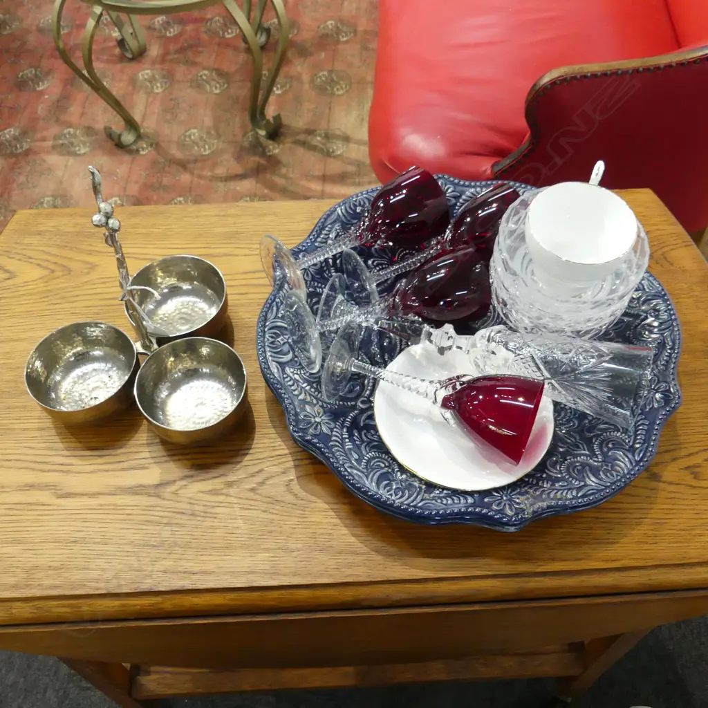 12 ASST. PCES; 3 CRYSTAL BOWLS, 5 GLASSES, 2 LG PLATES 360mm, CUP, SNACK TRAY Image 1++