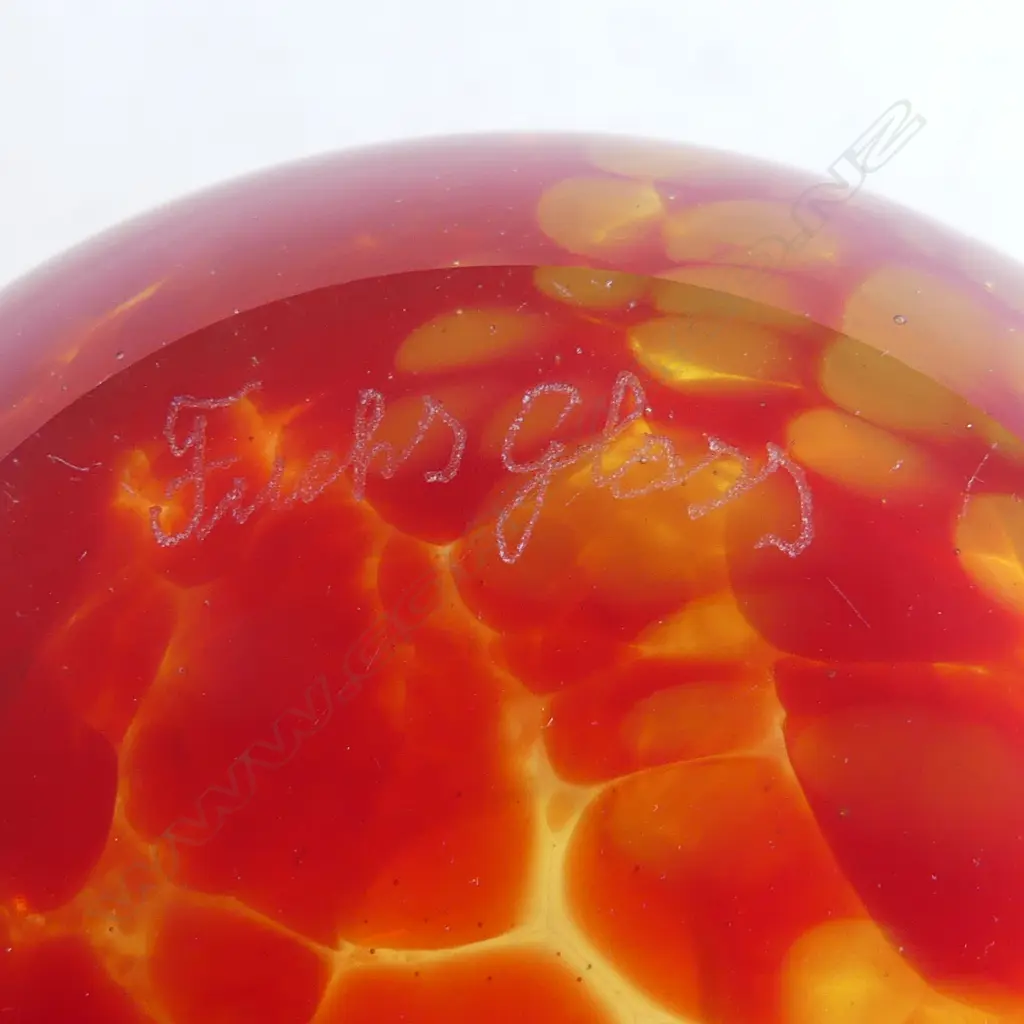4 PCS GLASS; ORANGE & YELLOW VASE H.210mm, CARNIVAL GLASS BOWL DIA.260mm & 2 MODERN GLASS DISHES Image 1++