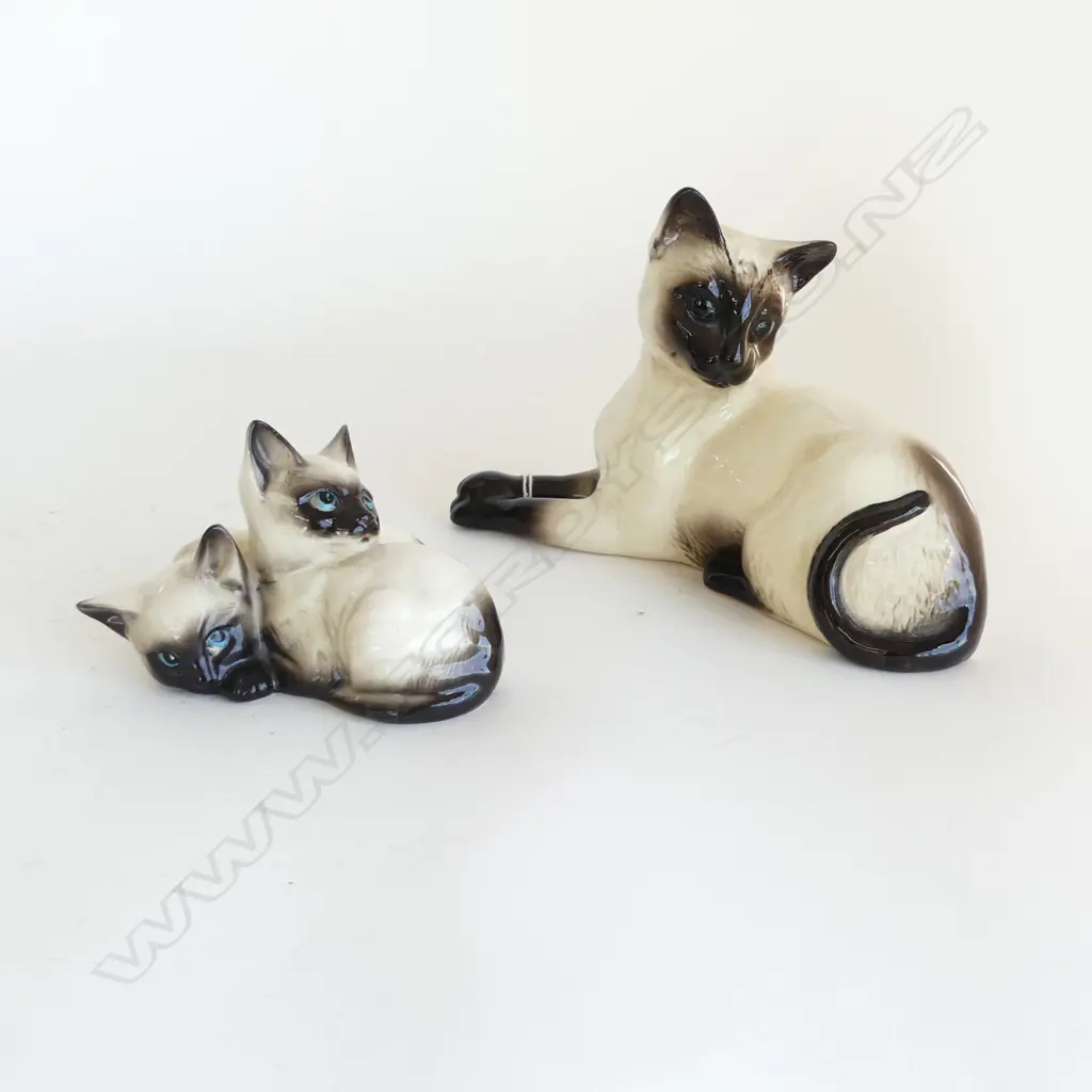ROYAL DOULTON SIAMESE CAT #1558 L.190mm + BESWICK KITTENS Image 1++