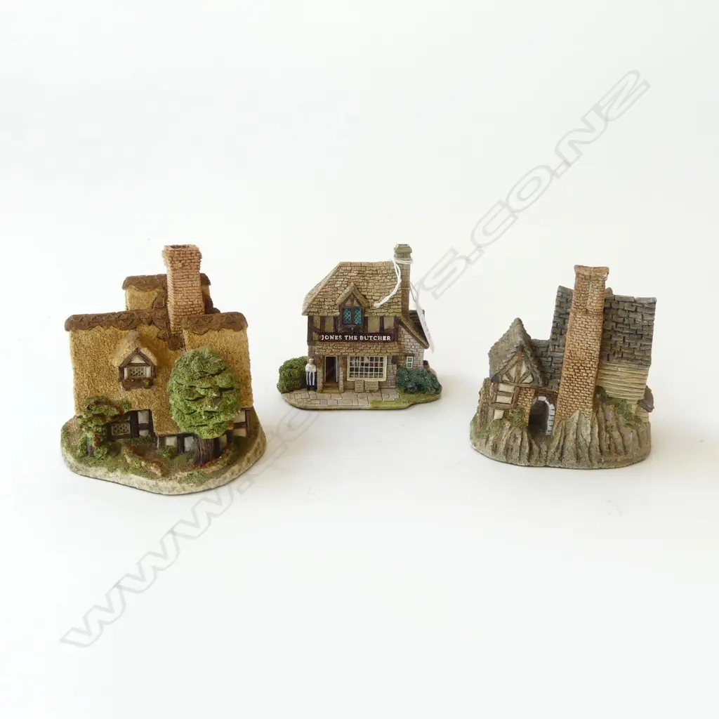2 DAVID WINTER COTTAGES; PILGRIMS REST, BAKEHOUSE + LILLIPUT LANE 'JONES THE BUTCHER' H.100mm Image 1++