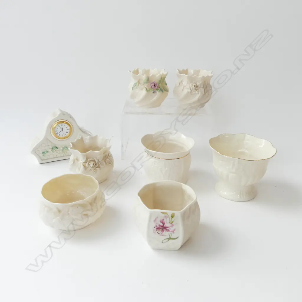 8 PCES BELLEEK; 7 VASES + CLOCK W.130mm Image 1++