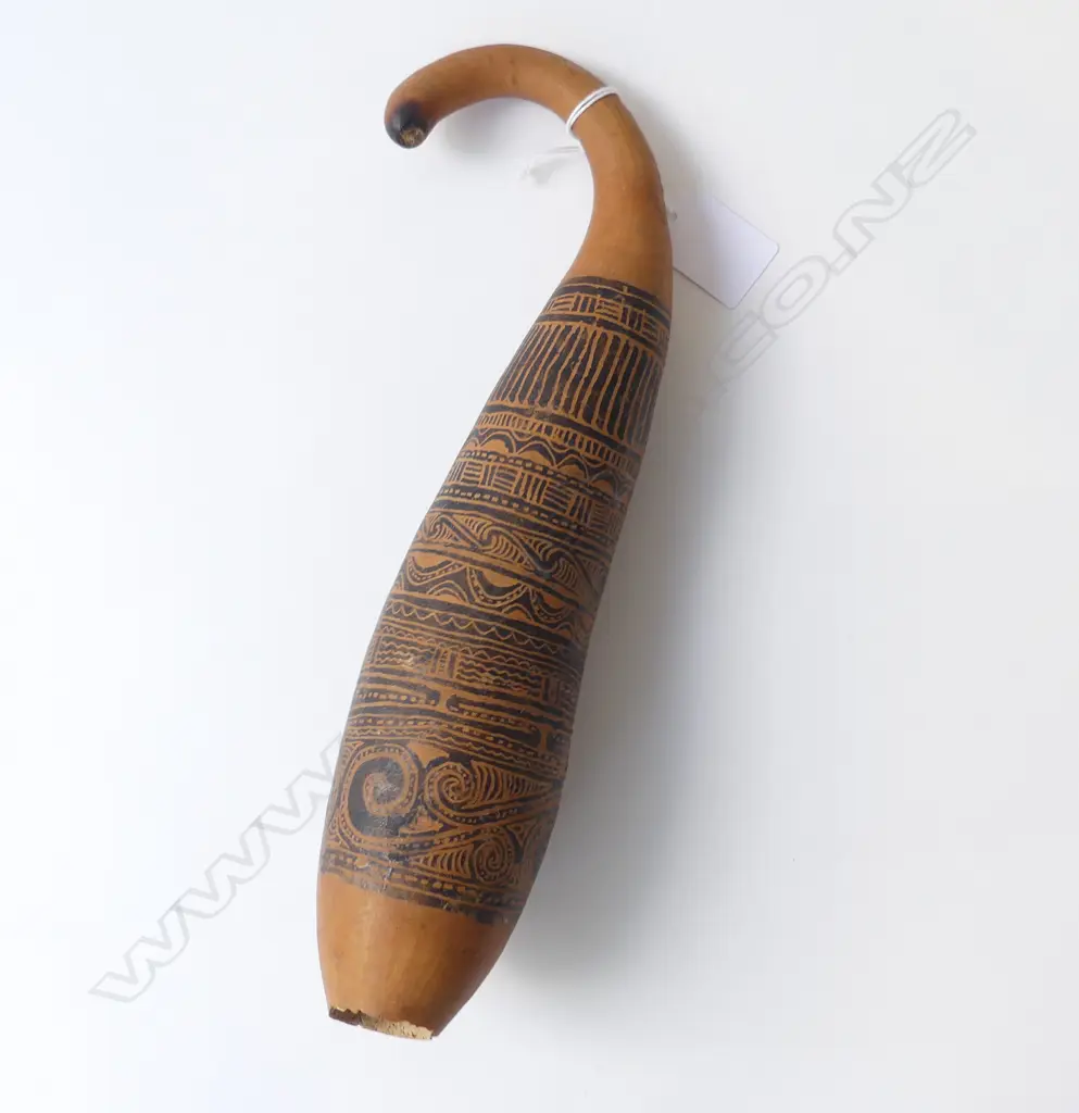 OLD MĀORI PATTERNED GOURD, L.290MM Image 1++