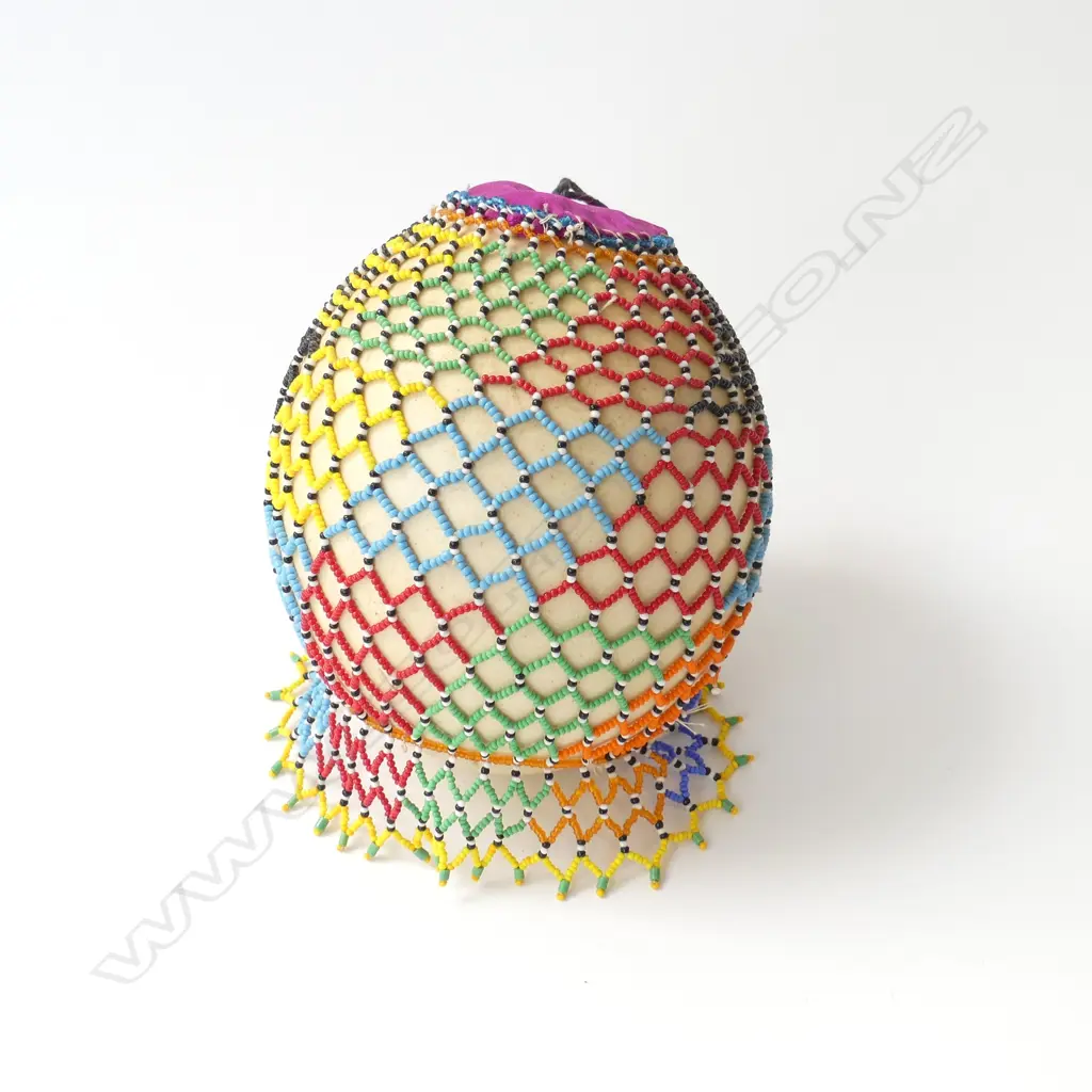 OSTRICH EGG IN AFRICAN BEADED COVER, L.165MM Image 1++