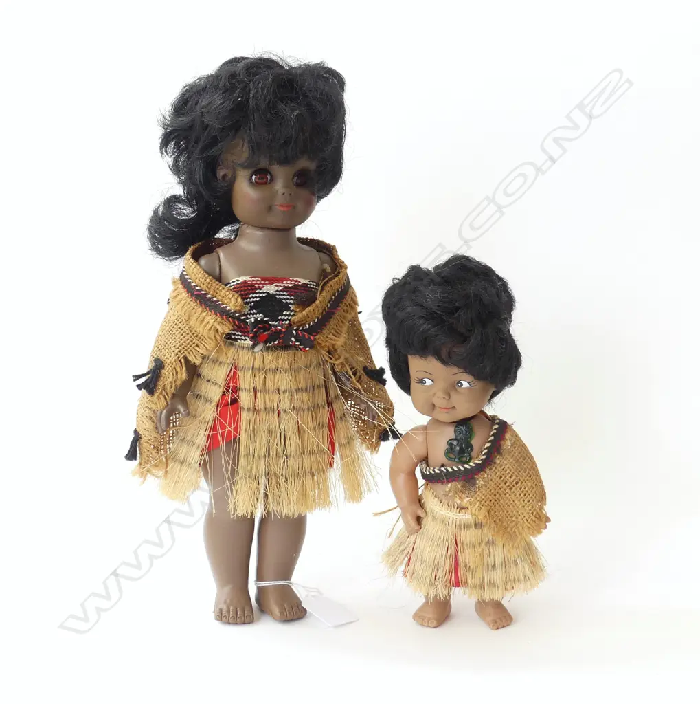 TWO VINTAGE MAORI DOLLS, L.300MM L.220MM Image 1++