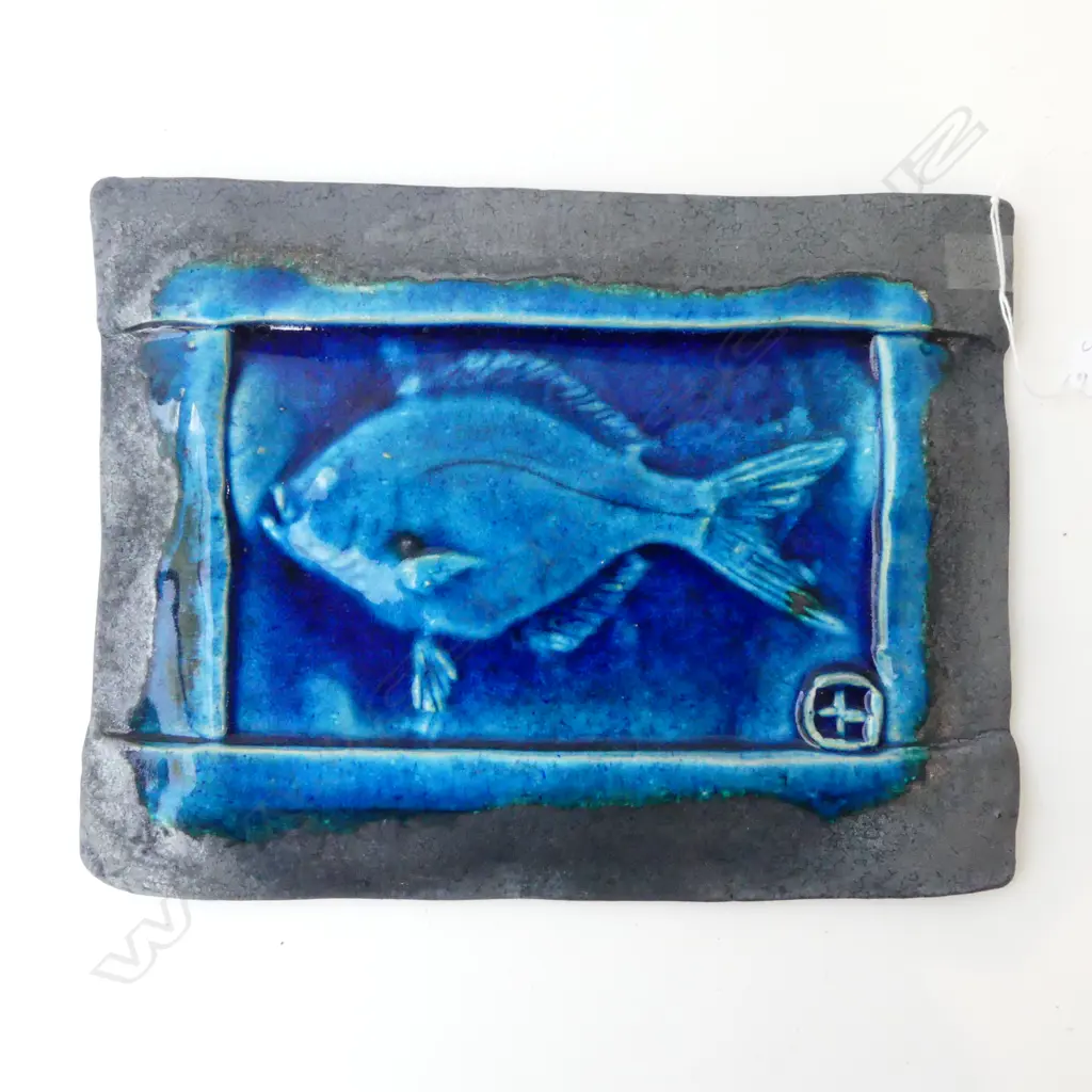 TOBY STAFFORD POTTERY WALL PLAQUE PANEL w. FISH 230x300mm Image 1++