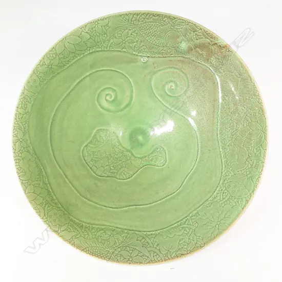KEUM SUN LEE/SANG SOOL SHIM LG FOOTED BOWL, GREEN, SIGNED TO BASE, DIA.390mm