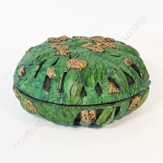 KEUM SUN LEE/SANG SOOL SHIM LIDDED DISH, PAINTED GREEN w GOLD HIGH LIGHTS & PURPLE FLOWERS INSIDE,  SIGNED, DIA.280mm