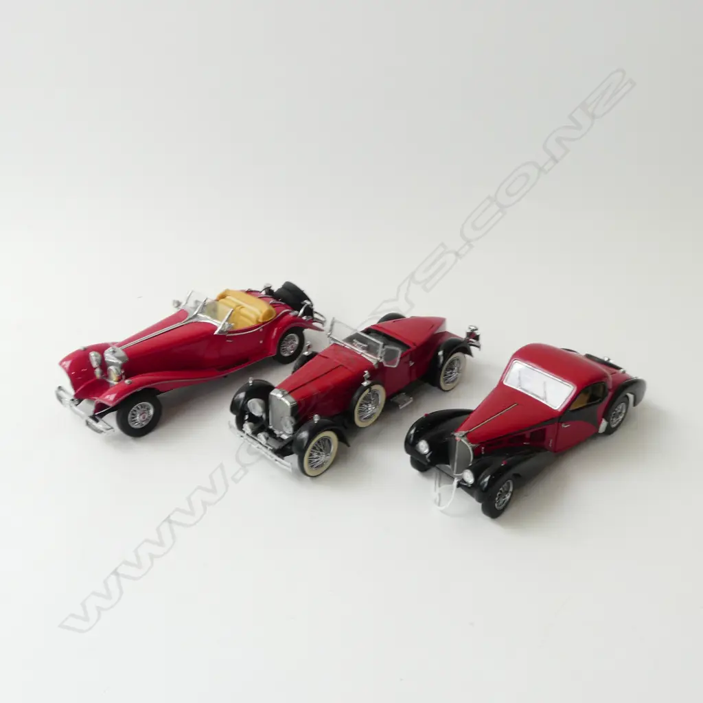 3 RED FRANKLIN MINT MODEL CARS: 1936 BUGATTI 57SC, 1928 STUTZ BLACK HAWK, 1935 MERCEDES 500K ROADSTER L.210mm Image 1++