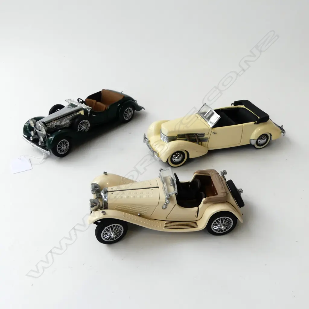 3 FRANKLIN MINT MODEL CARS: 1937 CORD 812 PHANTOM COUPE, 1936 JAGUAR SS100,1936 ALVIS 4.3L L.210mm Image 1++