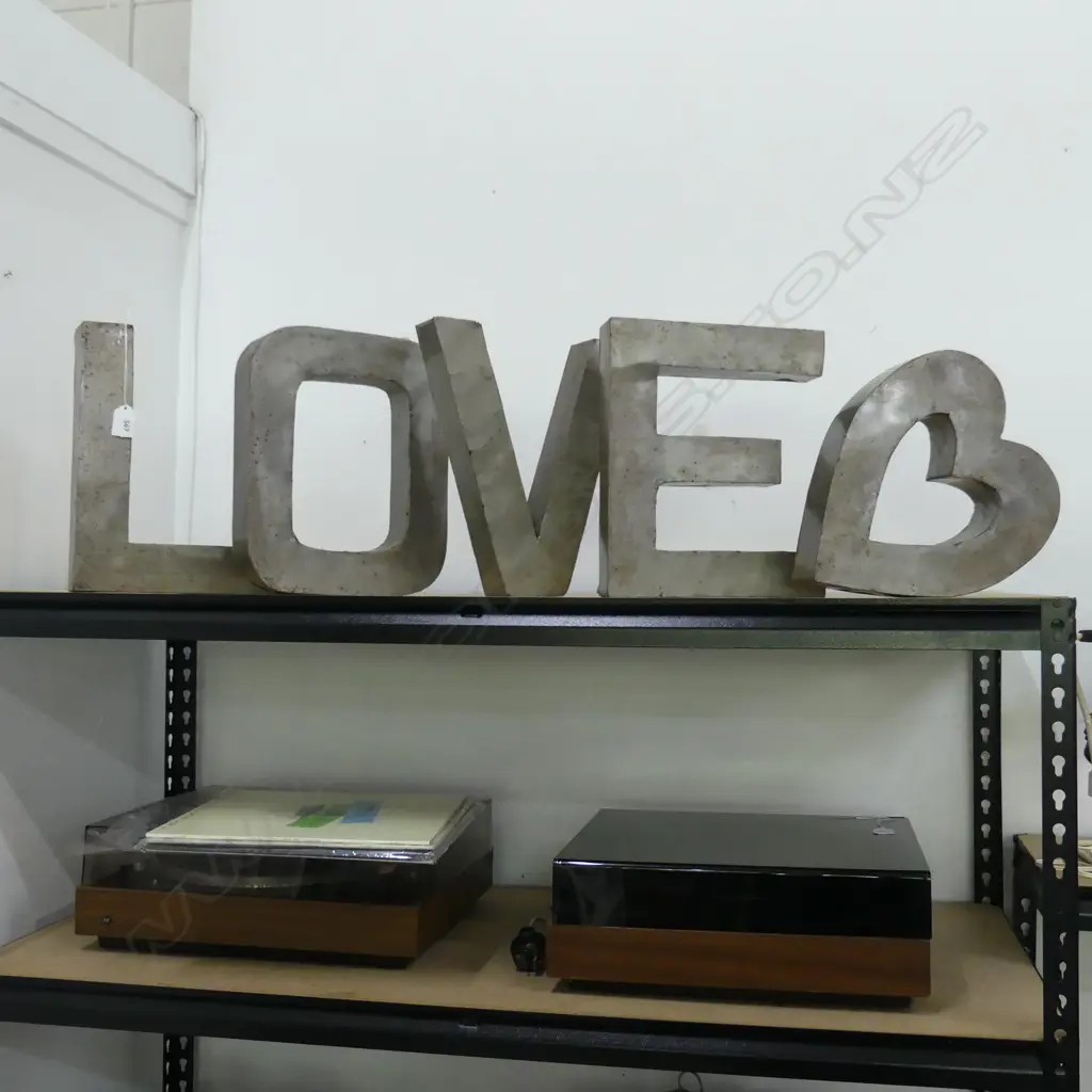 5 METAL SIGN LETTERS; LOVE & HEART H.305mm Image 1++